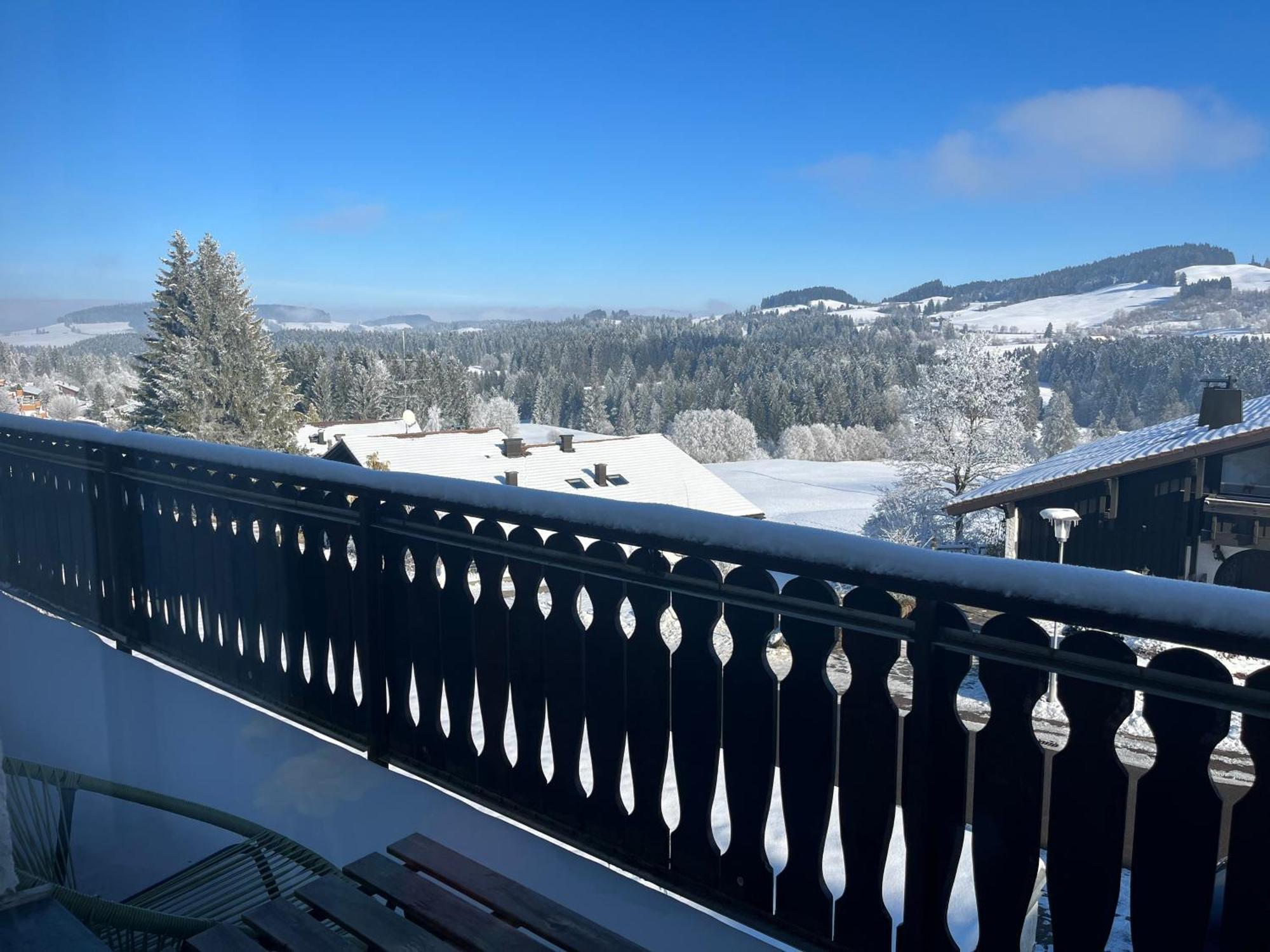 Helle Wohnung Mit Grossem Balkon Oberreute Luaran gambar