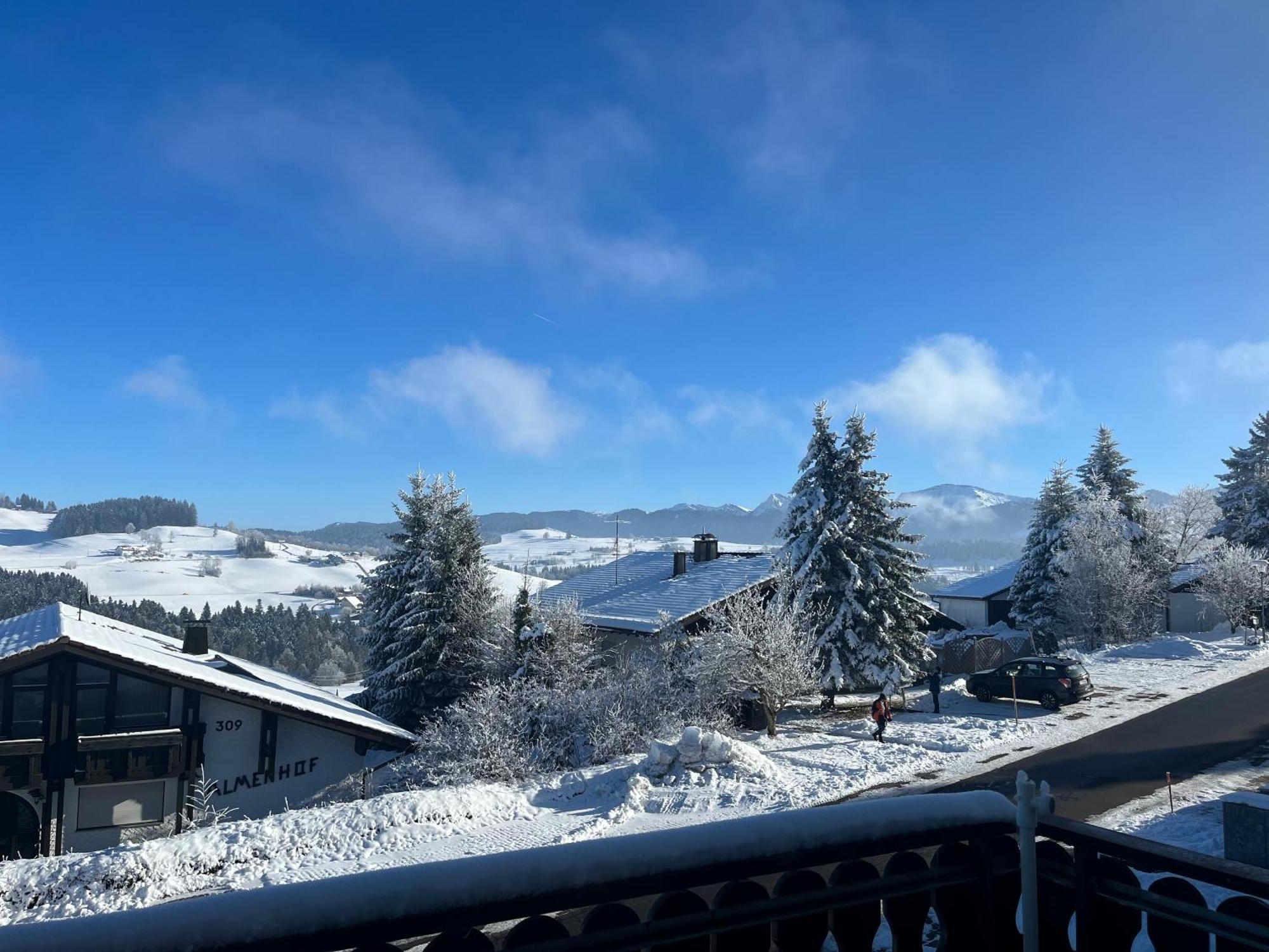 Helle Wohnung Mit Grossem Balkon Oberreute Luaran gambar